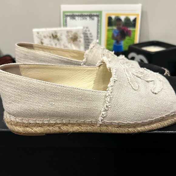 Chanel Ivory/black slides - Picture 3 of 4